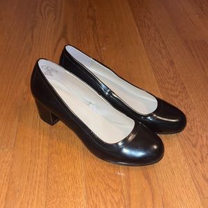 Mary Jane style dress shoes